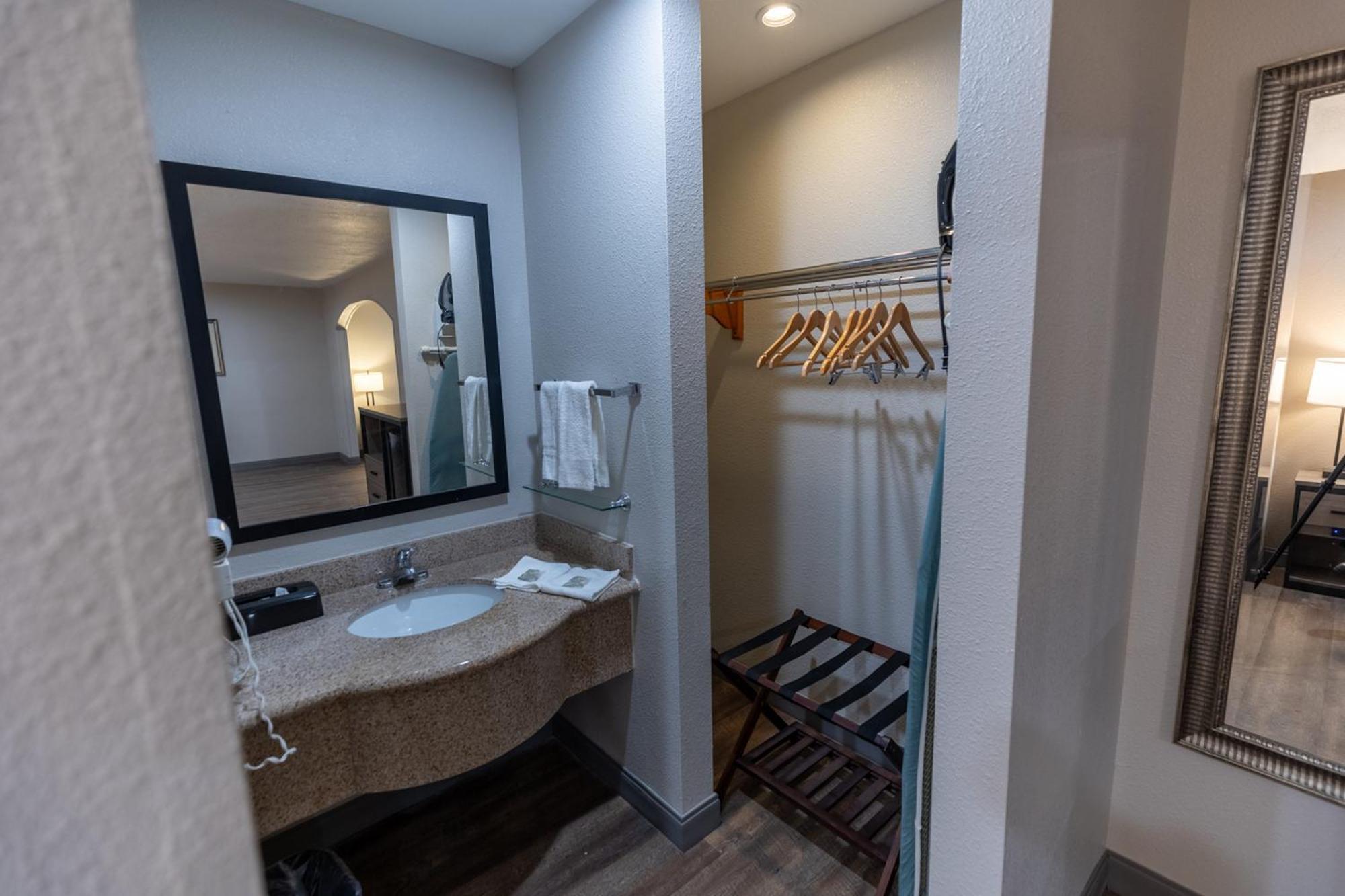 Irving Inn & Suites At Dfw Airport Dış mekan fotoğraf
