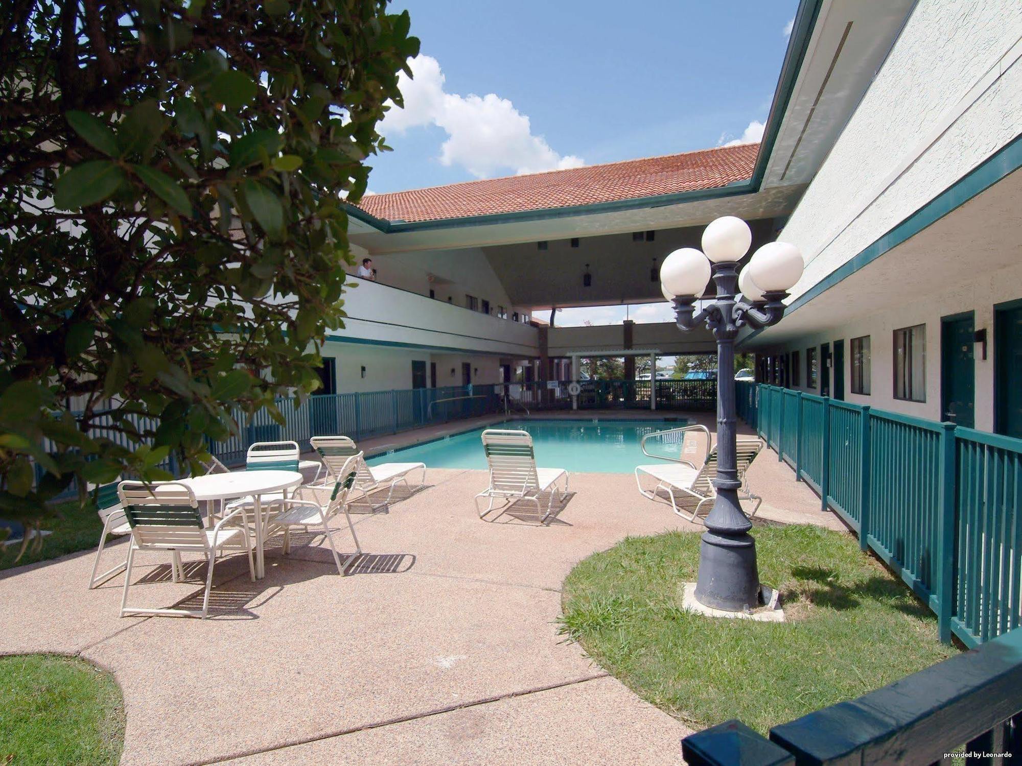 Irving Inn & Suites At Dfw Airport Konforlar fotoğraf